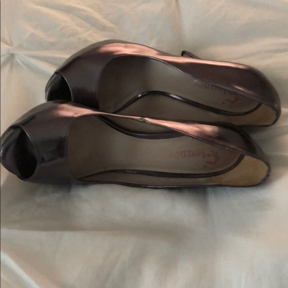 Shoe - Picture 3 of 3